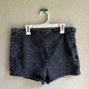 Forever 21 High-Waisted Black Denim Shorts 31